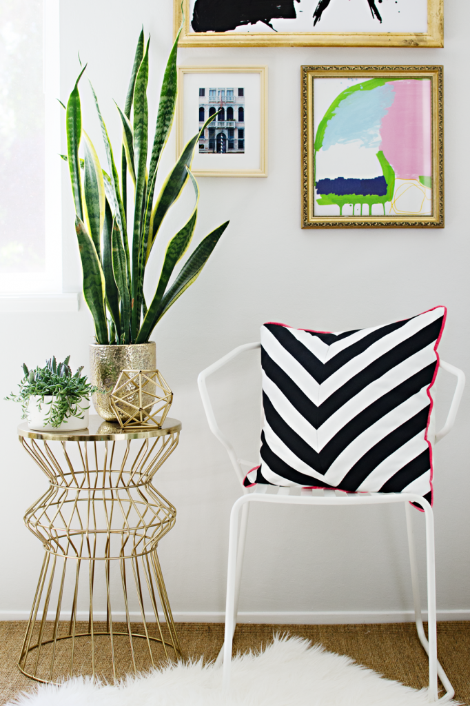 DIY Chevron pillow from Striped Fabric | brittanyMakes for 6th Street Design School