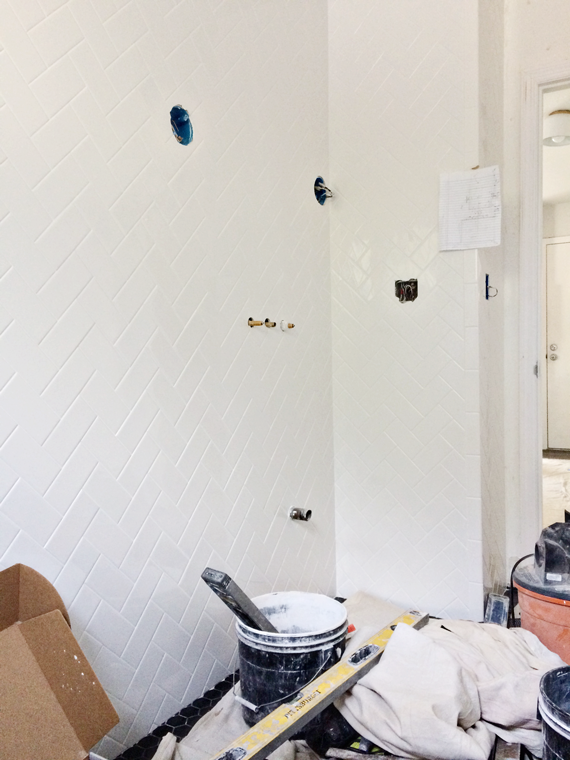 white herringbone bathroom walls // brittanyMakes