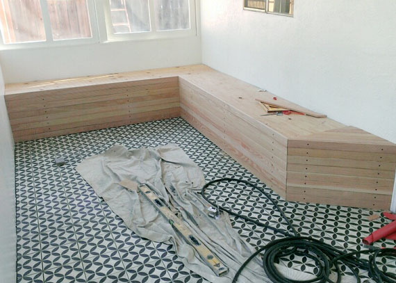 DIY built in bench seating | brittanyMakes