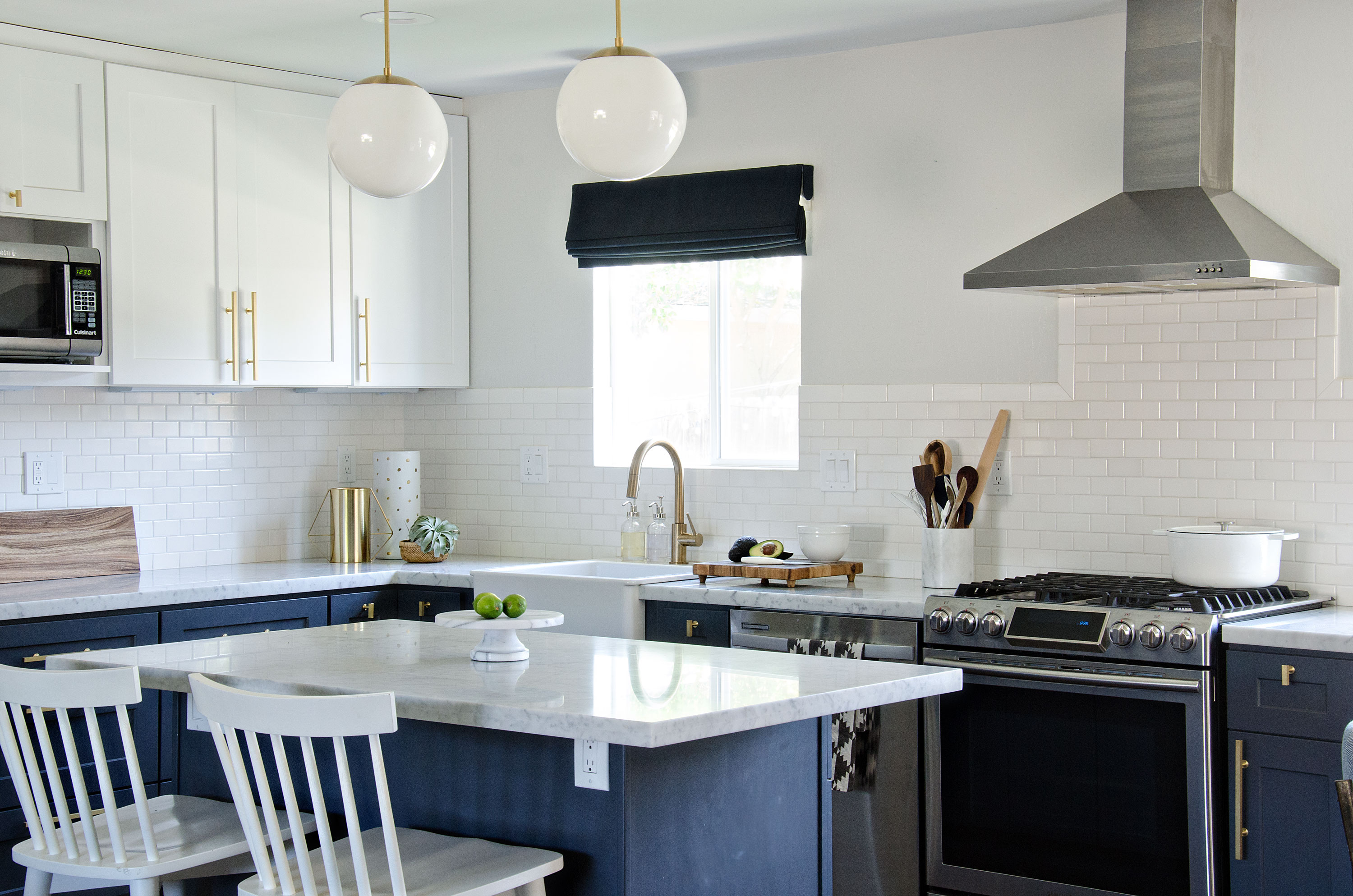 navy kitchen with gold accents // brittanyMakes