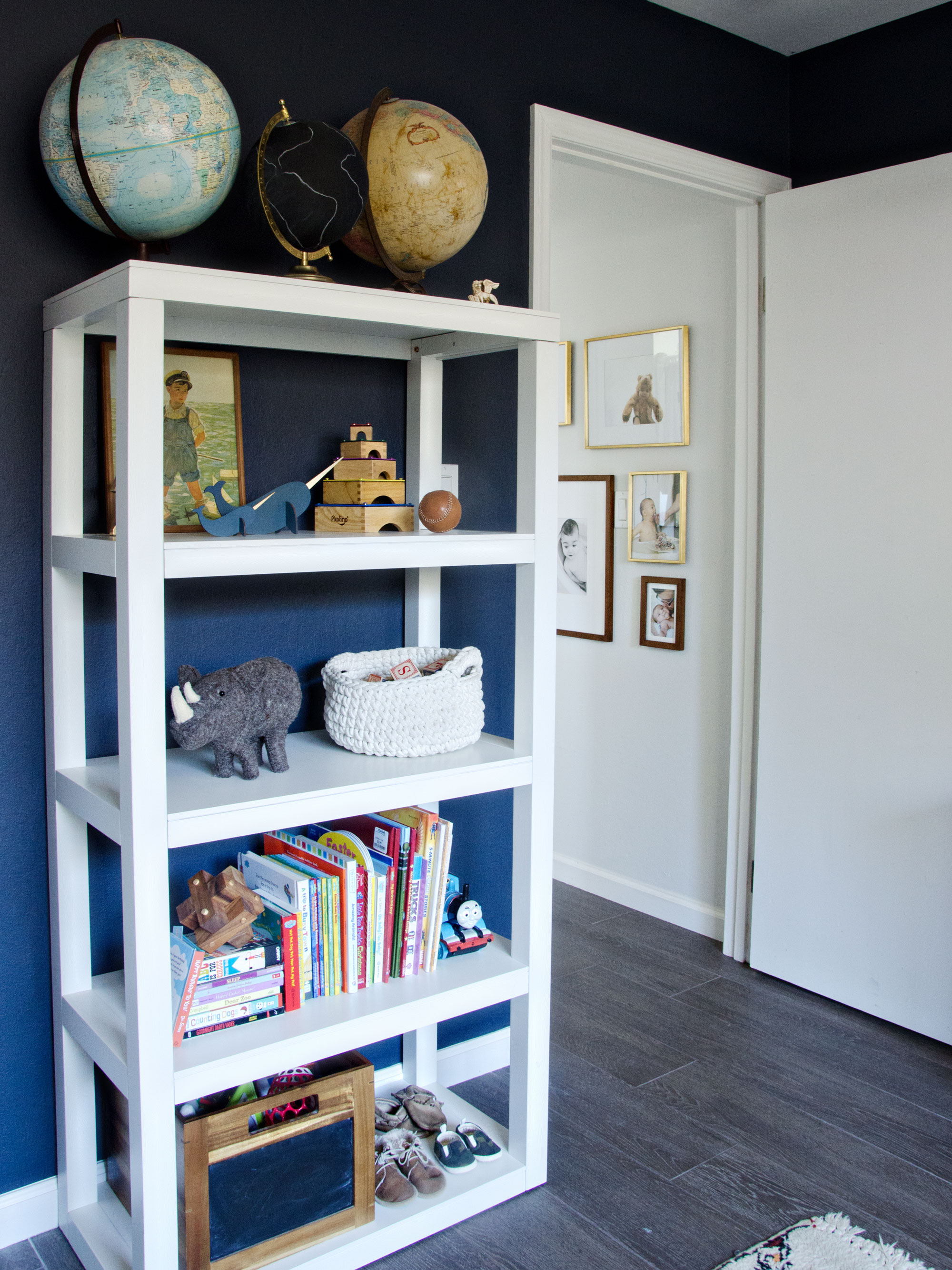 Modern neutral navy boy nursery | brittanyMakes