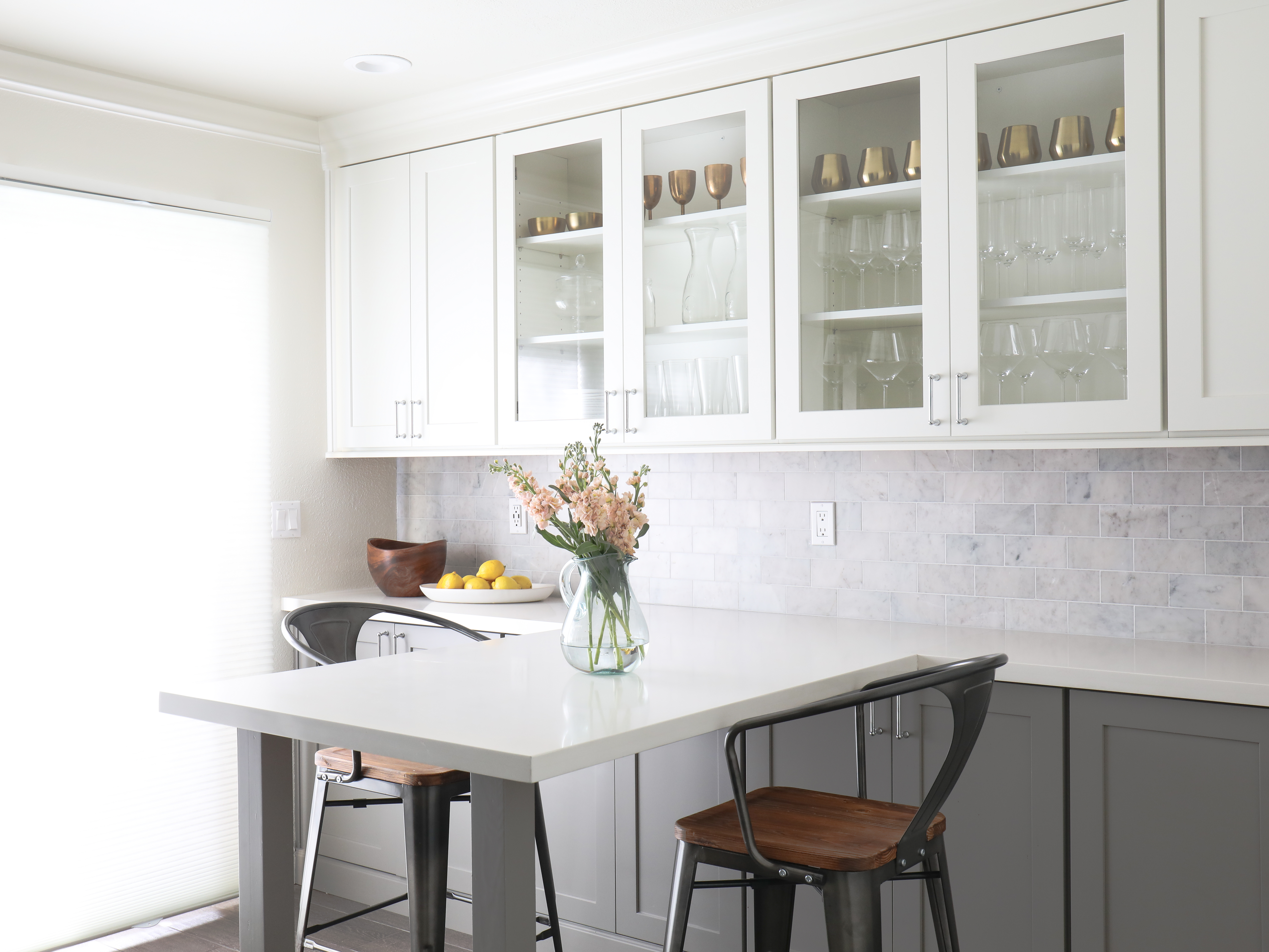 A stunning white and gray kitchen makeover with CliqStudios cabinets