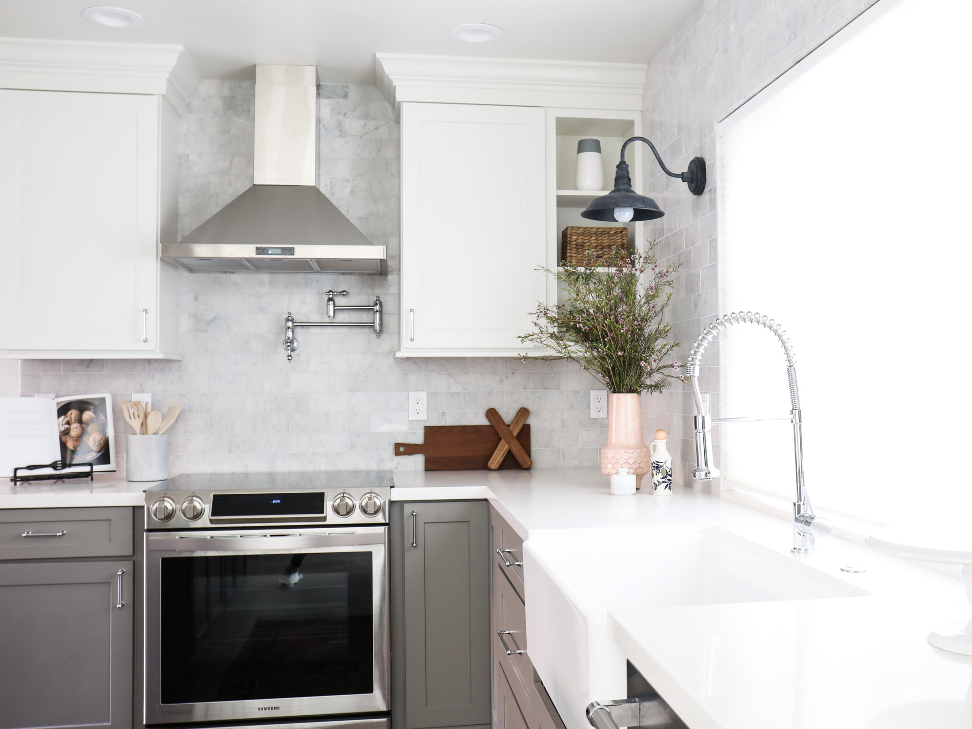 A stunning white and gray kitchen makeover with CliqStudios cabinets