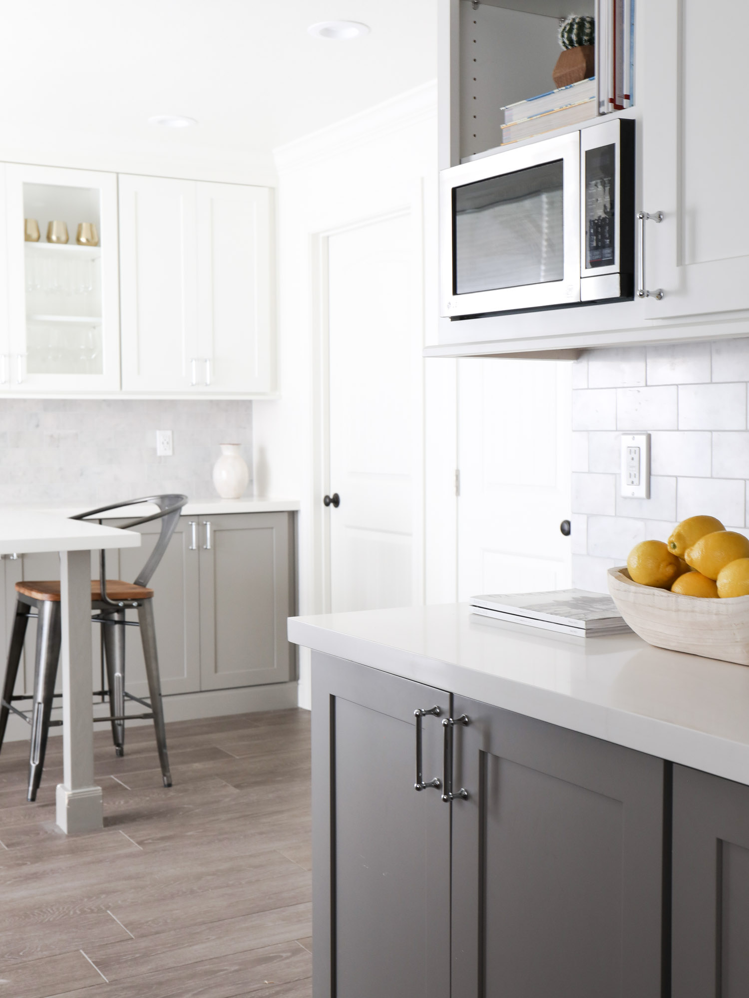 A stunning white and gray kitchen makeover with CliqStudios cabinets