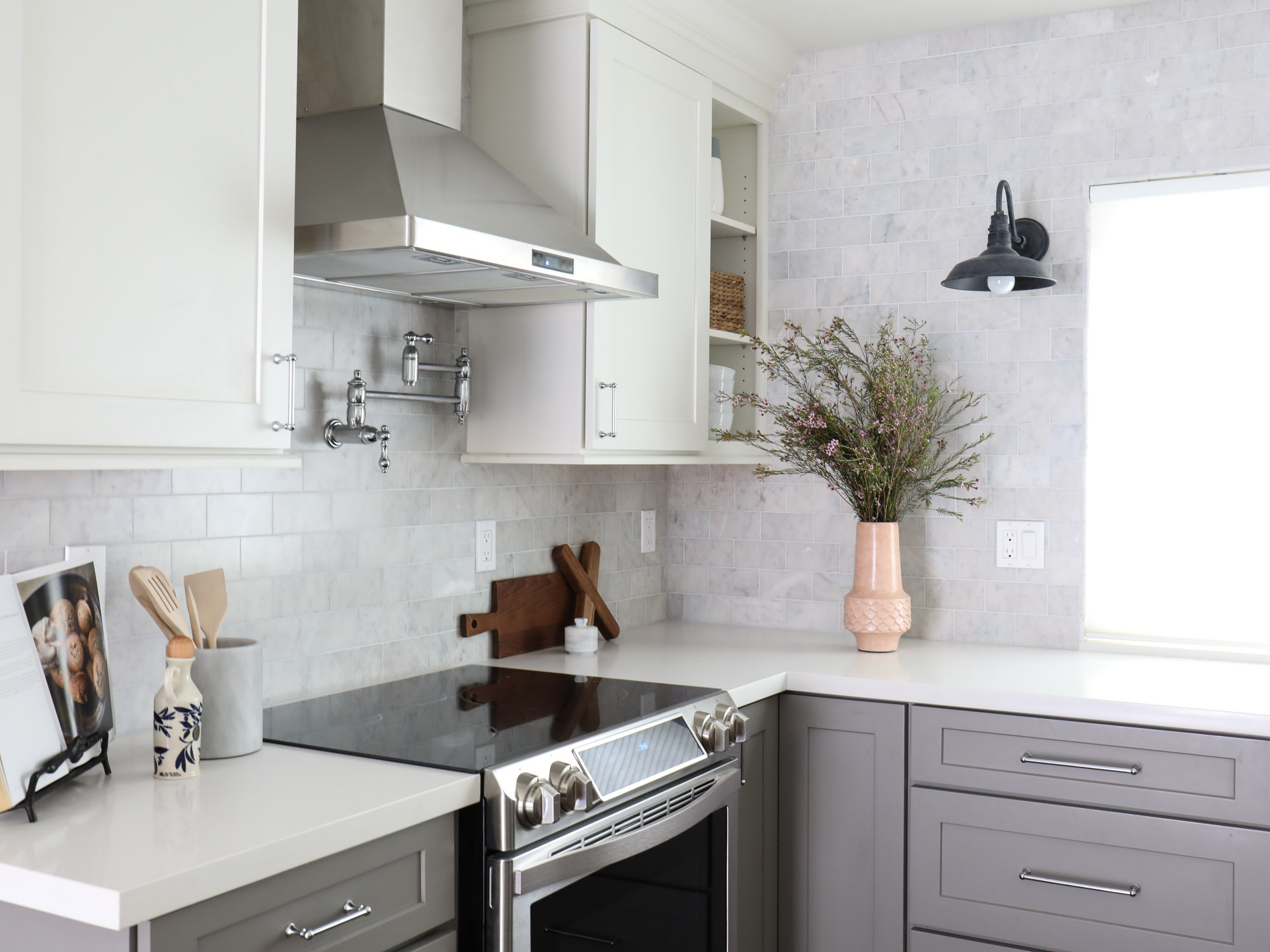 A stunning white and gray kitchen makeover with CliqStudios cabinets